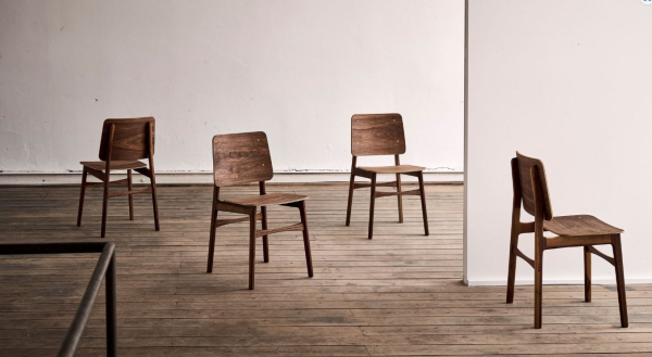 Duus & Moeller Stuhl Hippo Nussbaum